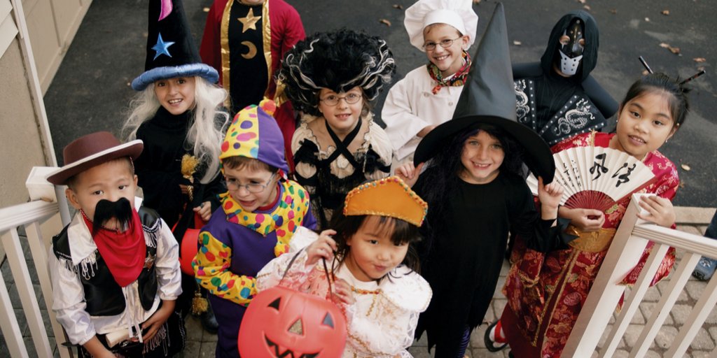 CourtydYonkers's tweet photo. Are your #TrickOrTreating in #Yonkers? Send us a pic of your hauntingly good time and tag us! https://t.co/Q3lTl5KtaY