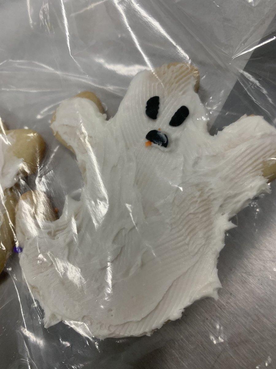 GWBusFACS's tweet photo. Spooky creations in Culinary Arts today!  Happy Halloween everyone! Stay warm👻🎃🕸 https://t.co/A8jQLIIuKm