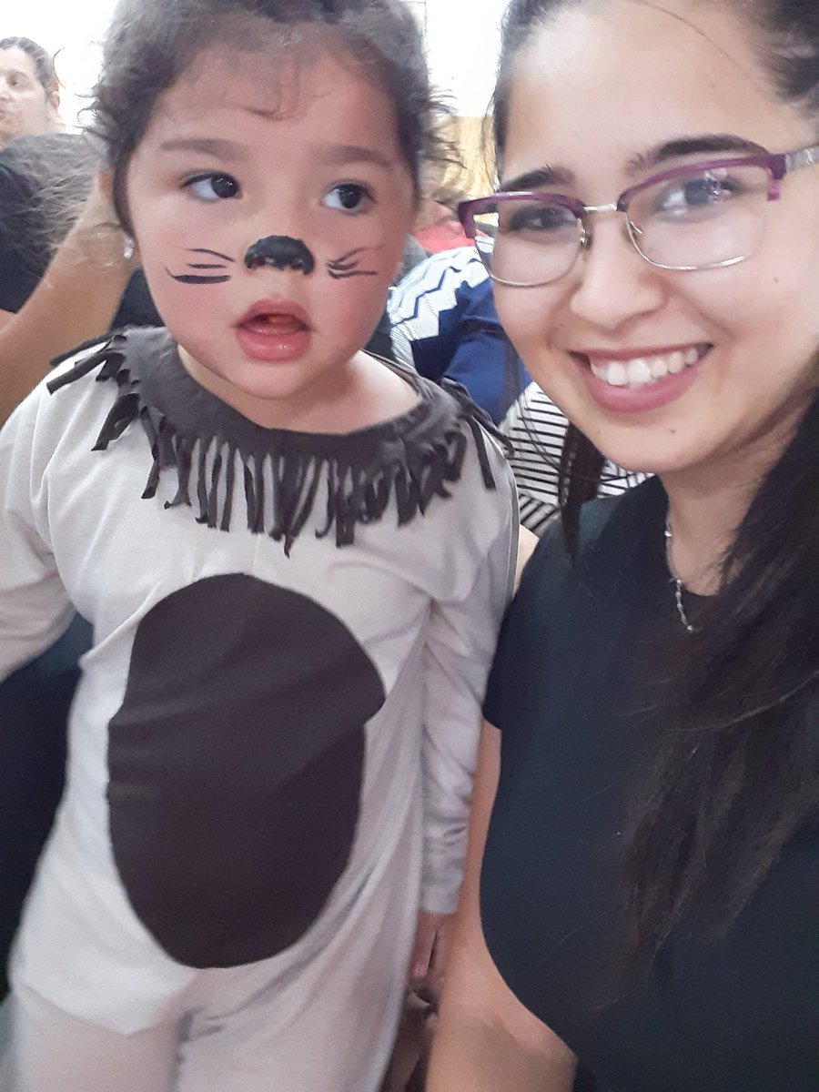 04Chechi's tweet photo. Que me motiva a ser mejor? Ellas.
Que me impulsa día a día? Ellas.
QUE ME HACE FELIZ? ELLAS.
SI, siempre ellas porque cuando me estoy hundiendo vienen con un abrazo gigante y un "te amo tanto tecli" que te reviven y te hacen sentir que todo vale la pena ♡ https://t.co/gXNqWcOk4y