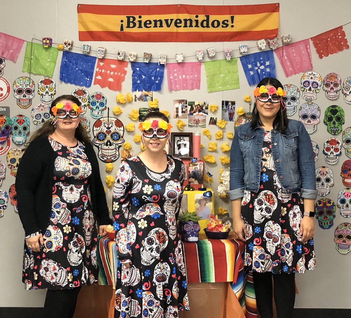 srakubeczka's tweet photo. Strack Spanish! We love working together and making learning fun for our students! #ddlm #StrackSpanish @GonzalezStrack @jason__ovalle https://t.co/XmEX1ofmWJ