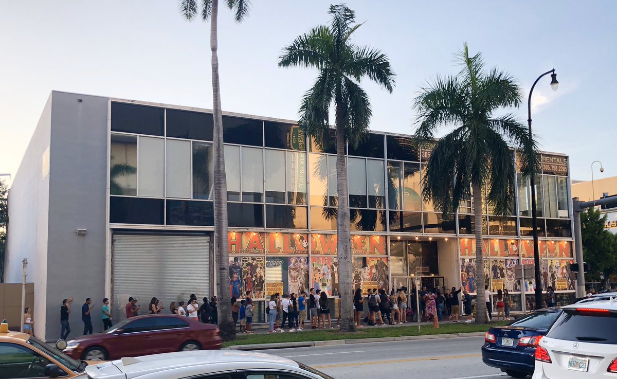 SpencerPylant's tweet photo. Welcome to #Miami, where itโs acceptable to be late to anything, including #halloweencostume shopping! ๐คท๐ปโโ๏ธ๐๐ป๐ #MiamiTime #HappyHalloween https://t.co/N9V0pwl718
