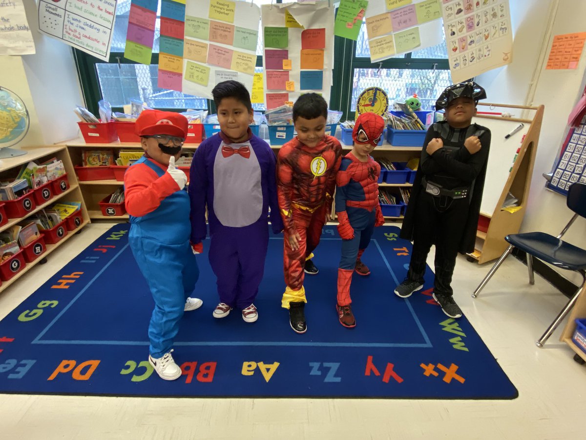 MsNunez76's tweet photo. Happy Halloween!! 🎃👻 https://t.co/E1qwPGBpXa