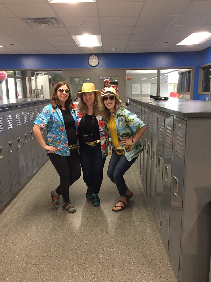 MrsLonien's tweet photo. Happy Halloween from 4th Avenue! #whereswaldo #halloweenstem #dinostitches https://t.co/c3rM7ghfQN