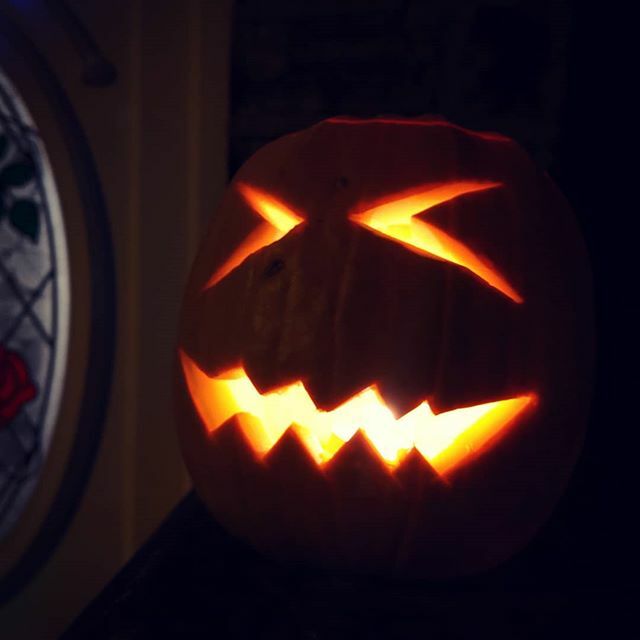 glitterbat's tweet photo. Spooky. Bare minimum spooky this year. I'm so done with 2019. https://t.co/GRONR7oFZ2 https://t.co/QoFSo8WTGg