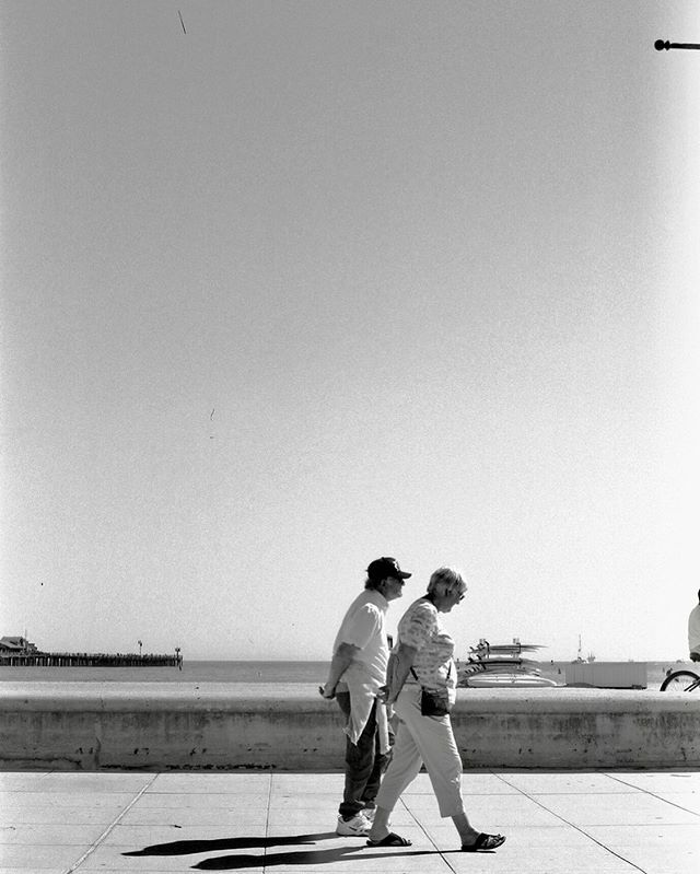 colorservices's tweet photo. things to look forward to. 
#canonf1 #ilford400
p.s. happy halloweeeeeeen
.
.
.
.
@claire.beatriz @bigdawgsfilm @YourInstagram #colorservices #photographyourlove #instagramtakeover #igtakeover #35mm #filmjunkies  #canon #filmphotography #shootitwithfilm #analogue #staybrokes… https://t.co/PQmwuDaaAT