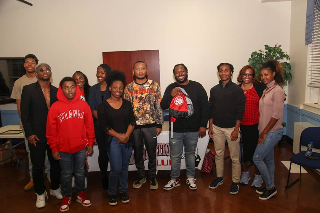 mediacrazed's tweet photo. "Believe in Yourself"
•
#VSU's Mass Communications Club wants to thank Music Artist @michaelmillions for coming to the Club Meeting and speaking with our members about the industry and how to prevail in not only music, but in the entertainment industry all together
#MassCommClub https://t.co/YnQDcMxpWa