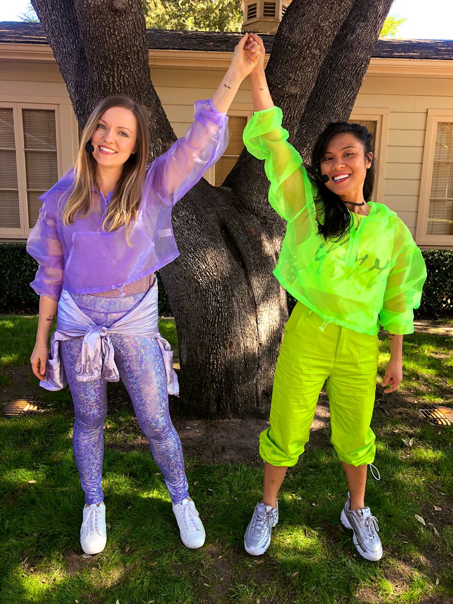 AlevtinaF's tweet photo. 2019 Lizzie and Isabella @HilaryDuff #lizziemcguire #lizziemcguiremovie  #halloween2019 #DisneyPlus https://t.co/mKm8raipkL