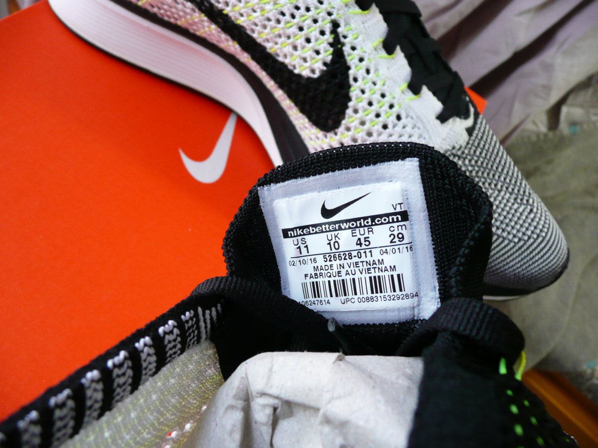 nike flyknit racer size 11