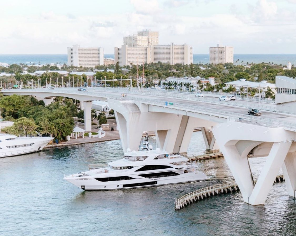 flibsofficial's tweet photo. Majesty 140 from @MajestyYachts is named Best In Show by the @NBCSports judges! See this stunner for yourself at #FLIBS2019. 📷 by: @gulfcraft https://t.co/dvbEGgRk04