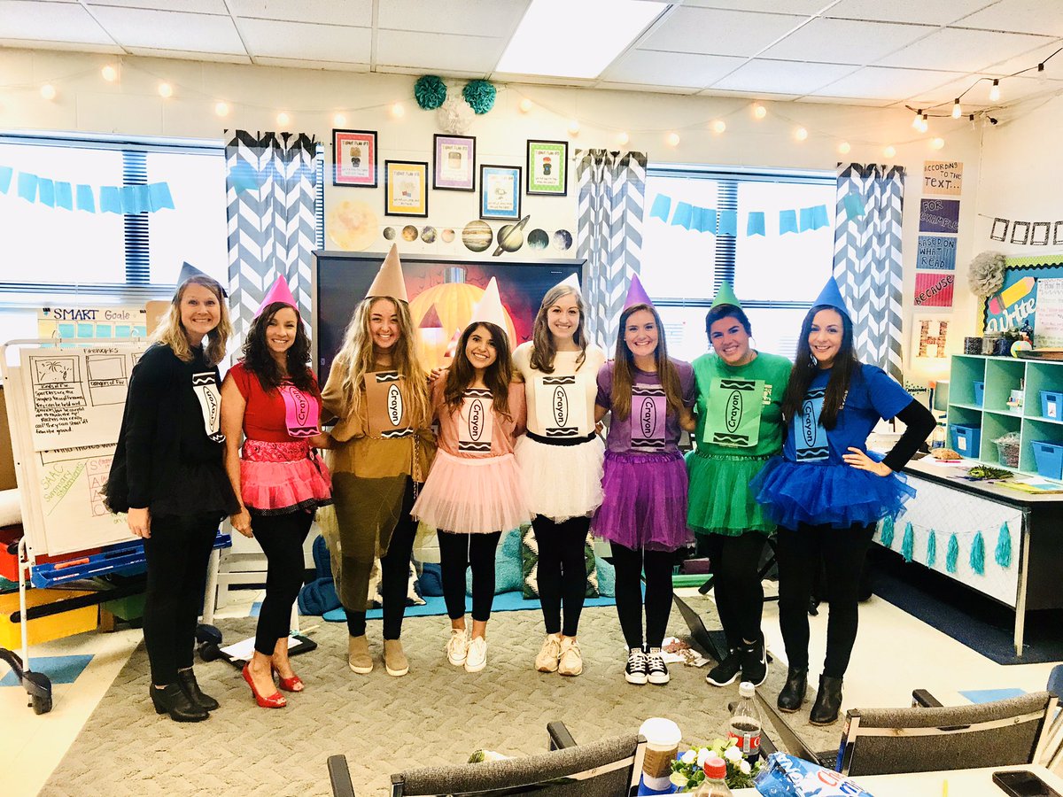 mrsheathPVES's tweet photo. The day the crayons came to school, Halloween Edition! 🎃👻 #pvespride @MissJordanPVES @SheenaOdom12 @MissEllisonPVES @MissDenneyPVES @MsCeballosPVES @msinfantasPVES @pvespride https://t.co/3e9pajEP1W