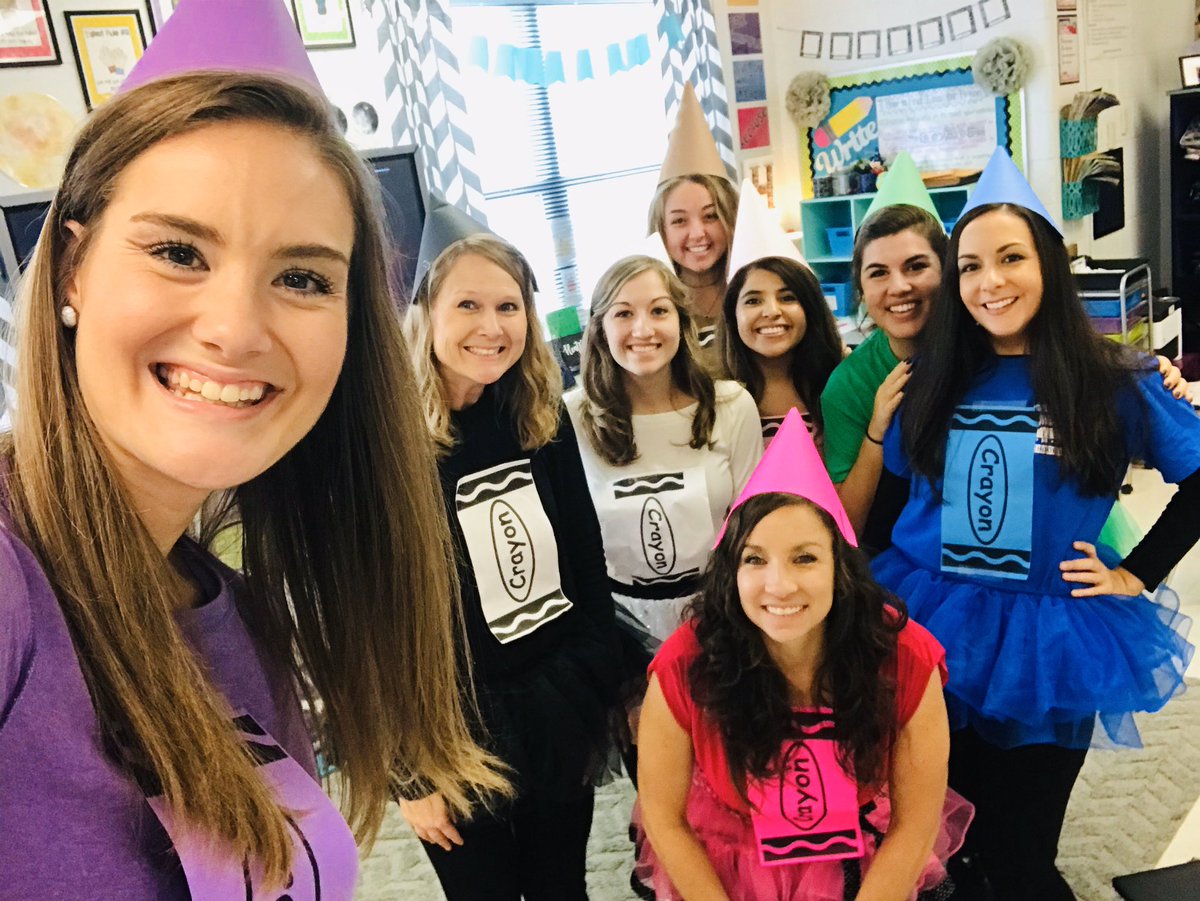 mrsheathPVES's tweet photo. The day the crayons came to school, Halloween Edition! 🎃👻 #pvespride @MissJordanPVES @SheenaOdom12 @MissEllisonPVES @MissDenneyPVES @MsCeballosPVES @msinfantasPVES @pvespride https://t.co/3e9pajEP1W