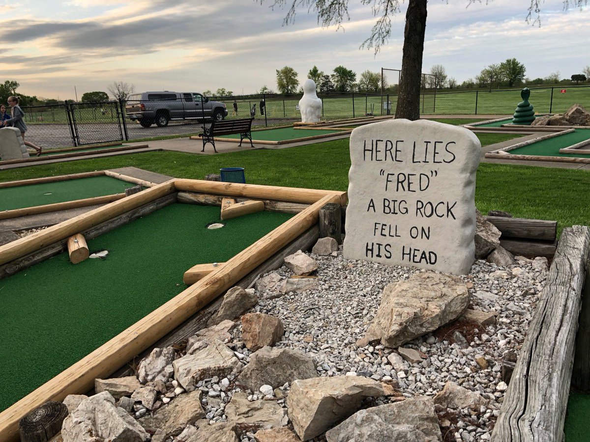CouplePutts's tweet photo. Topping off our #puttober fun w/ a new review of Smiley's Mini Haunts in Lenexa, KS. Halloween themed characters &amp; tough putting make this spooky fun w/ friends. Review at https://t.co/ylZPOJIjQT Have a ghoulishly good evening everyone! #minigolf #minigolfreviews #miniaturegolf https://t.co/f0w4MKEgir