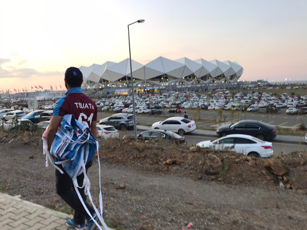 tSuaTs61's tweet photo. #aşkahudutçizilmiyor
#sevdanayürekgerek
@uniggsivas @Trabzonspor #Trabzonspor https://t.co/cwPryoRiA4