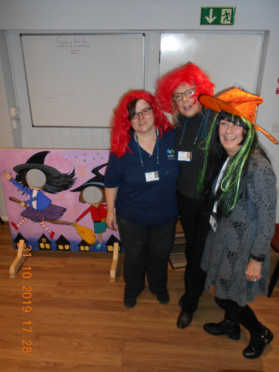 TSilkPlatformHG's tweet photo. Fab afternoon of Halloween face painting with wonderful children of Hurst Farm. They liked the witchy peep through board I painted them too.
@Waterloohousing #CommunitiesWeek #PlatformCommunities https://t.co/lRR5Ny6fHe