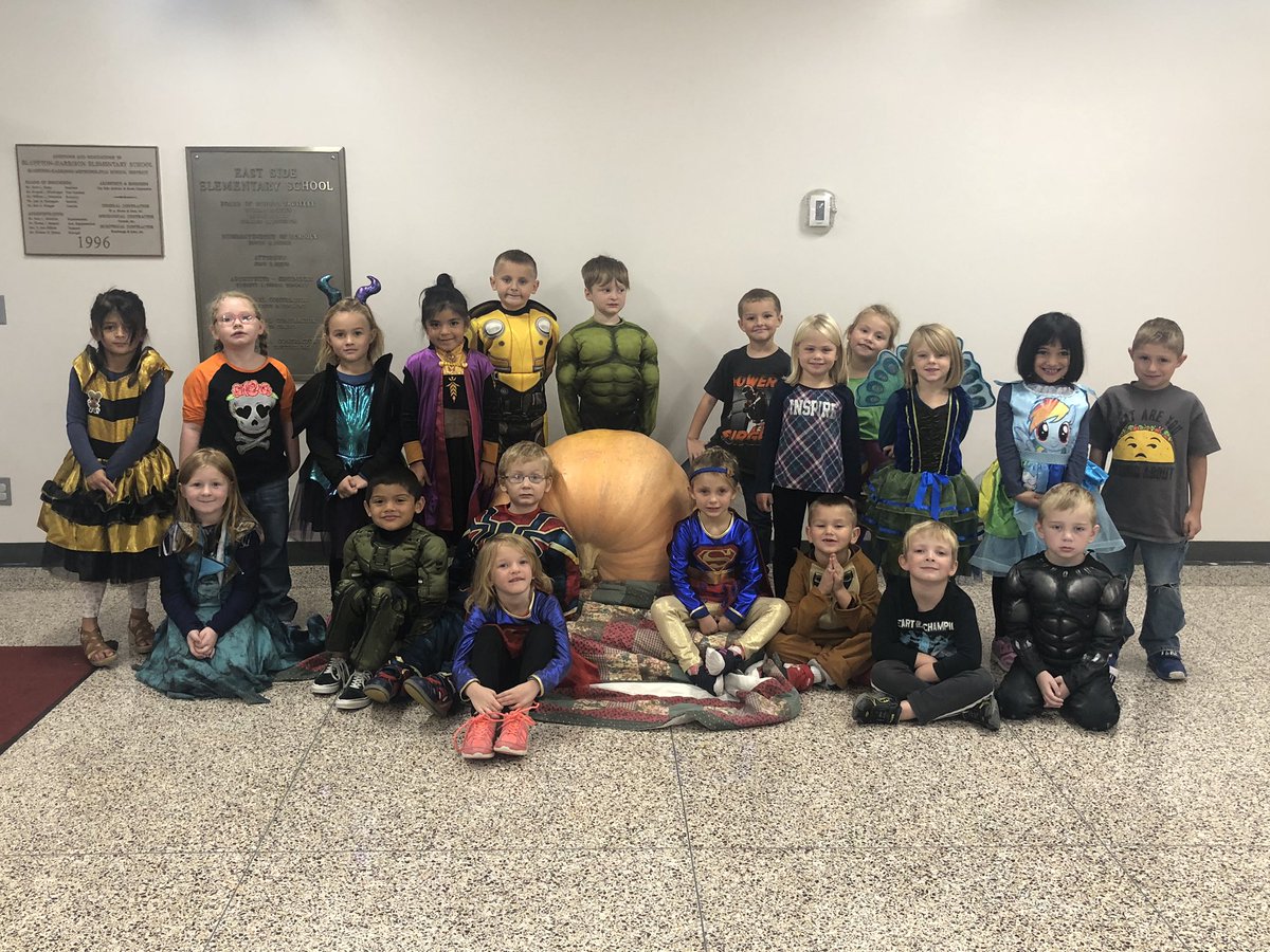 RdgDen's tweet photo. Saying “Boo to drugs’” and “Yes to reading!” #BHESbettertogether https://t.co/T9kwUg8KDj