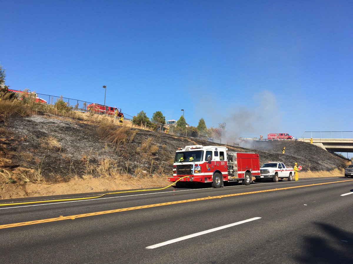 #LoopFire in Sonora #Tuolumne County is contained at one-half acre. Firefighters from <a href="/tuolumnecofire/">Tuolumne County Fire Department</a> and <a href="/CALFIRETCU/">CALFIRE TCU</a> responded to assist #SonoraFD.