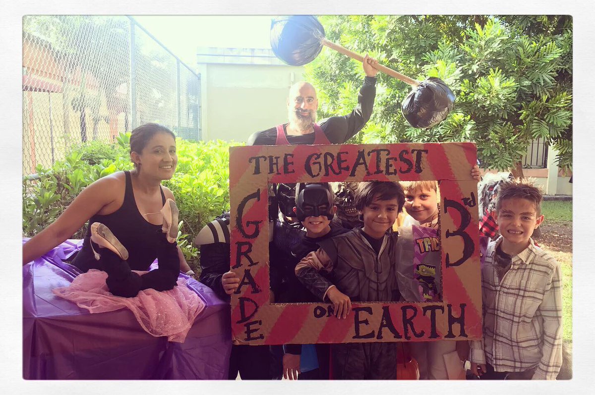 JuankyDiaz's tweet photo. Come one, come all! #thegreatestgradeonearth @CoralParkElemS #diycostumes #circussideshow #framily @STEMDesignation @MDCPSSTEAM @TLCabrera3 @cachututilola #lunadiaz https://t.co/iYhHo5x0WN