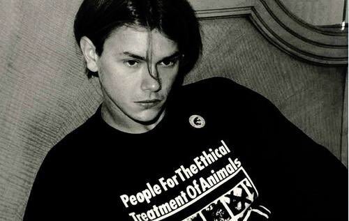 riokeanu's tweet photo. It's been 26 years since we lost River Phoenix. He was a true, ethereal soul who deserved better. My thoughts are with his friends, family and fans today.
Love you forever, River. https://t.co/kAdgDuksex