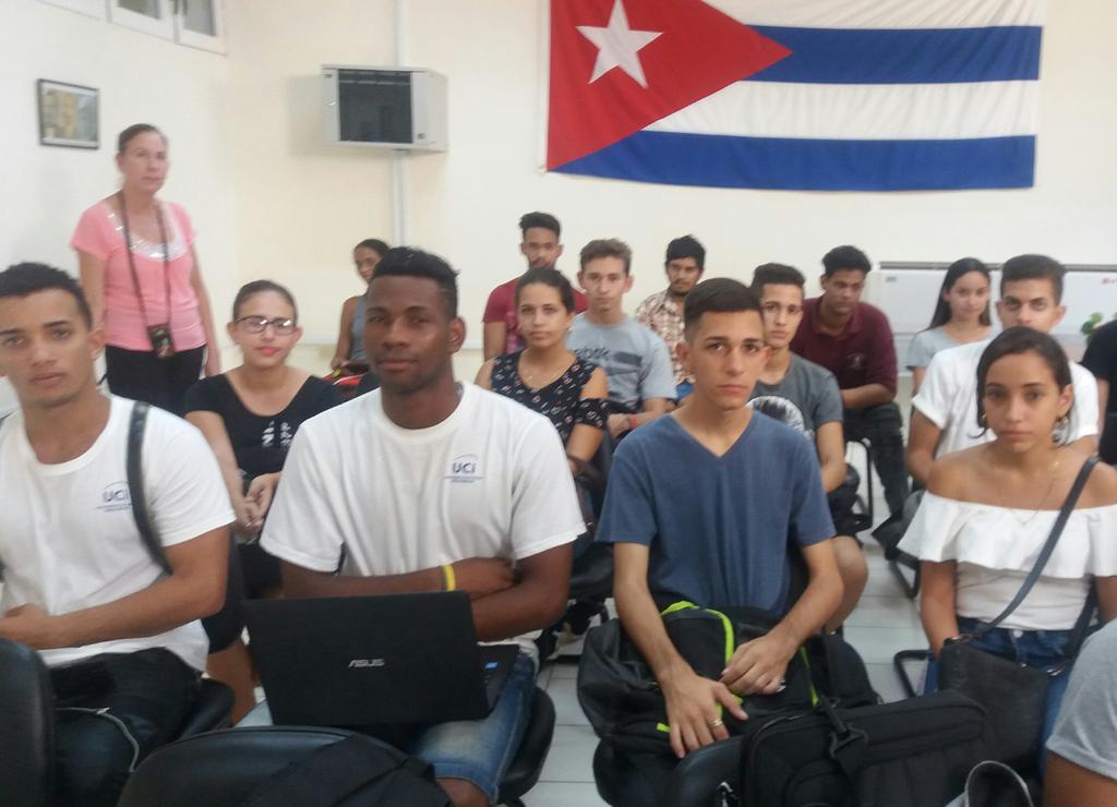 Lobos_UCI's tweet photo. Nuestros Lobos defendieron hoy sus trabajos acerca de la Historia en su Forum, la @feu_uci cuesta arriba @FeuCuba @ReinaEstradaUCI @LuisCarlosLM10 @hector_elider @leyrielzg https://t.co/32DIHh9Tit