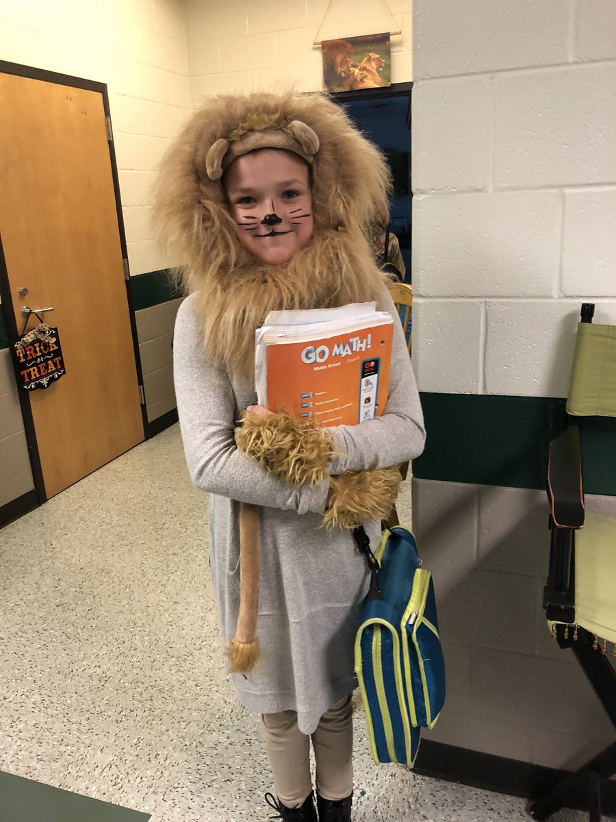 conniegarrison's tweet photo. We had lots of fun activities today @CreeklandMS @MrsHostetterCMS @BCBandits1 @msconnorsays #yeswearelearningmath #6thgradeisfun #feedthebears #creeklife https://t.co/mc1qkXmVn9