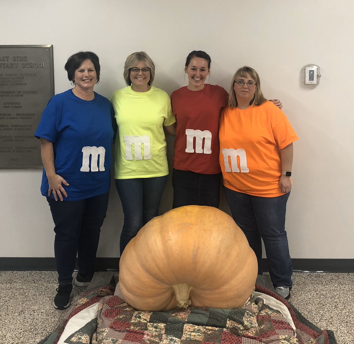 RdgDen's tweet photo. Our sweet team! #BHESbettertogether https://t.co/maJoooX6Ml