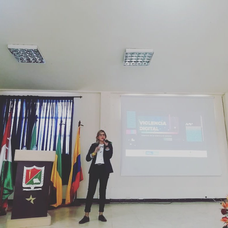 tierradecapote's tweet photo. En #Salento estuvimos hablando acerca de Violencias Digitales. Tener claros los riesgos en la vida real nos ayuda a enfrentarlos mejor en los ambientes digitales.
#CorporaciónCariño
@ICBFColombia

#AprendiendoACuidarme #BuenTrato #CrianzaHumanizada #TeCuidoTeProtejo https://t.co/bYtjV5MHGn