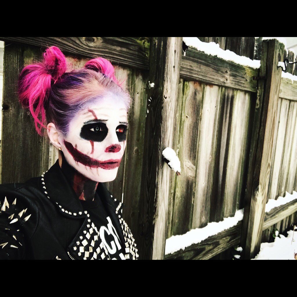 Amberrr3's tweet photo. Happy Halloween witches💀 If it could be Halloween everyday that would be great🖤 https://t.co/PVjJfOic1Y