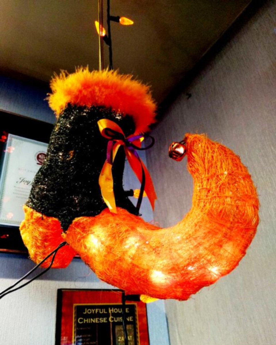 joyfullv's tweet image. Happy #Halloween! Stay warm and safe you spooky bunch! #TrickorTreat