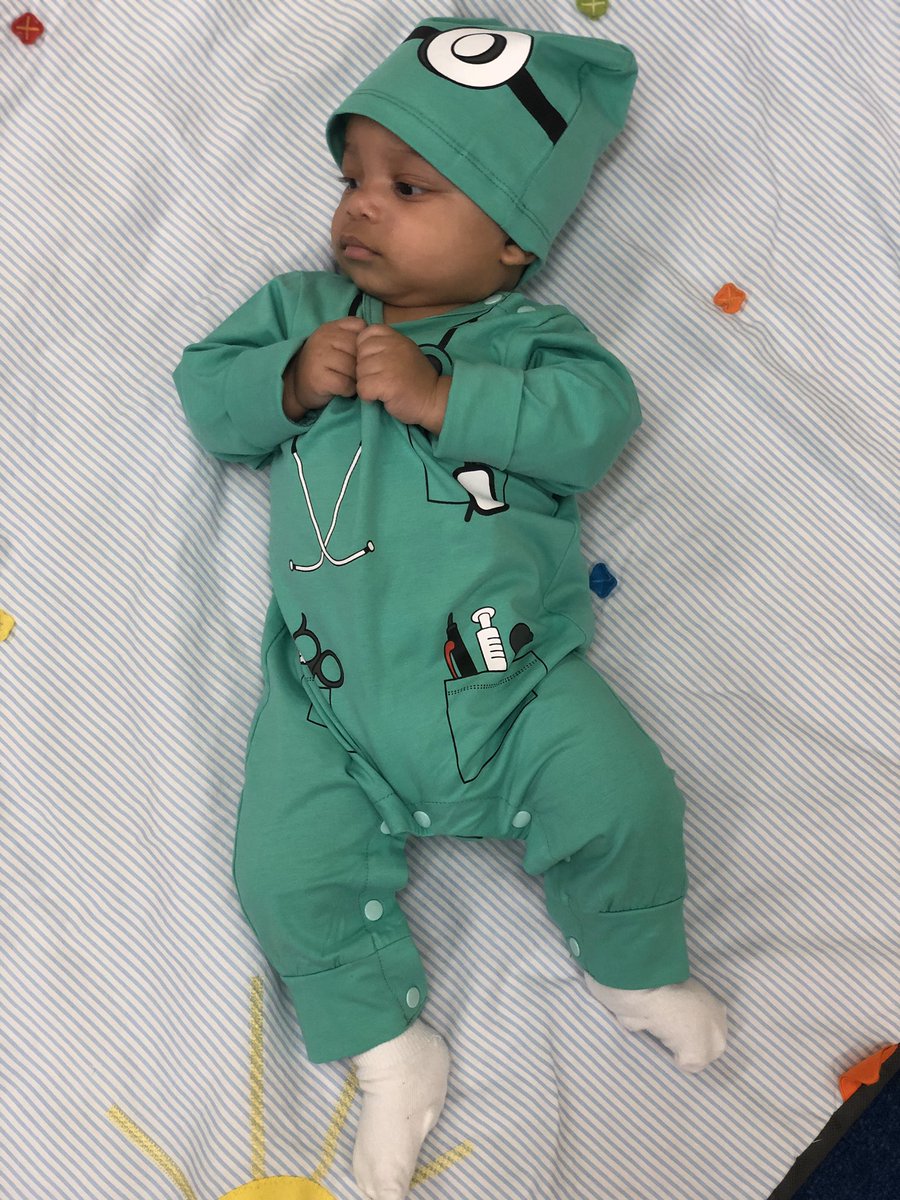 hnblovely's tweet photo. Paging 𝘿𝙧. 𝙈𝙞𝙩𝙘𝙝𝙚𝙡𝙡 👨🏽‍⚕️... You’re needed in the OR! 🏥 Trey’s 1st Halloween 🎃 is in the books! Dr. Mitchell was a hit at daycare today.
#youngthomas #fivemonthsold #halloween #halloween2019 #firsthalloween #costume #halloweencostume #doctor #drmitchell https://t.co/U0EnFaYlBu