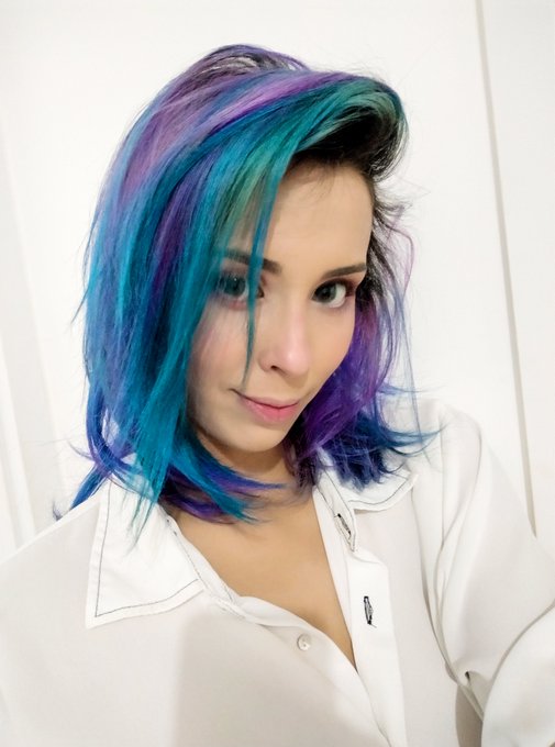 gostaram do meu novo cabelo? do you like my new hair? https://t.co/OoakuyjaVe<a href="/tag/footfet%C4%B1sh"class="tags"><span>#footfetısh</span></a>