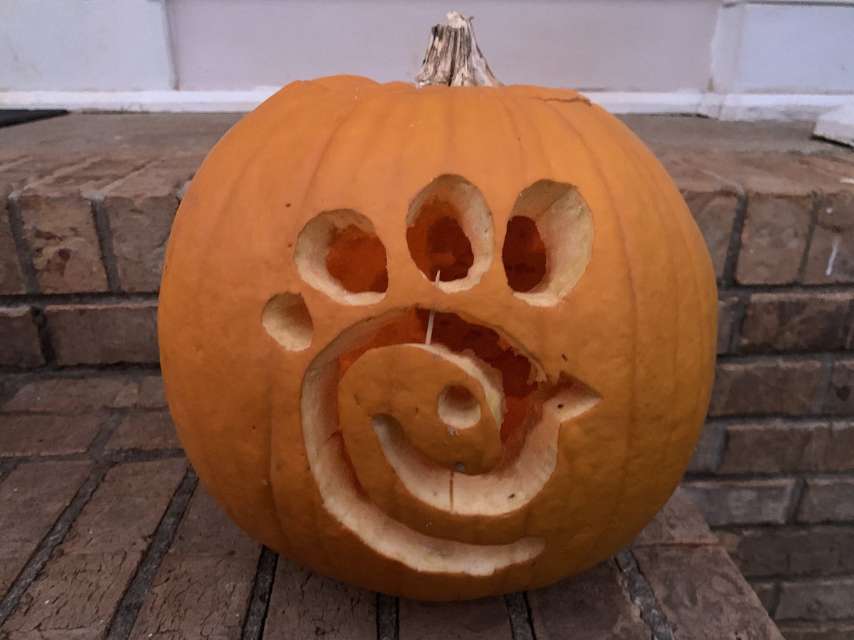 aksansai's tweet photo. @ChickfilA my daughter is ready with her pumpkin. I think she’s talented… or hungry. https://t.co/4gguNWRX2r