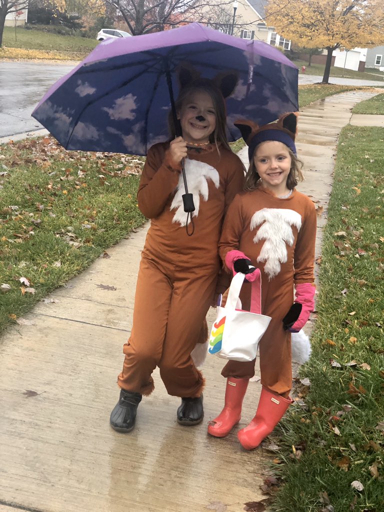 MelissaJoyCFP's tweet photo. 38 degrees + freezing rain & this is how we roll @thejeffjoy #thisishalloween #lifeinmichigan https://t.co/JPCTUPvWPF