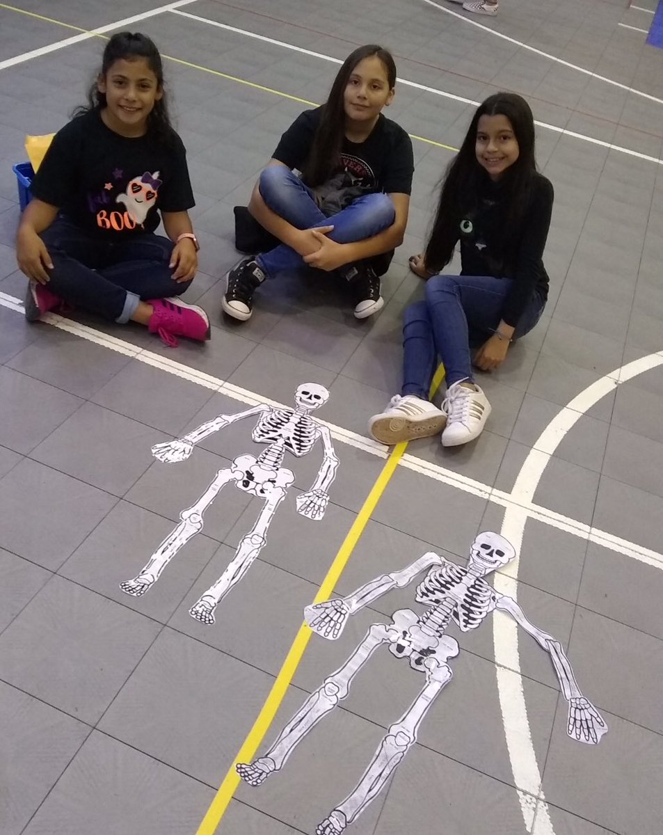TParra_PE's tweet photo. @Deretchin Dragons built Mr. Bones piece by piece! 🦴🦴🦴 https://t.co/EAOoE8hgpu