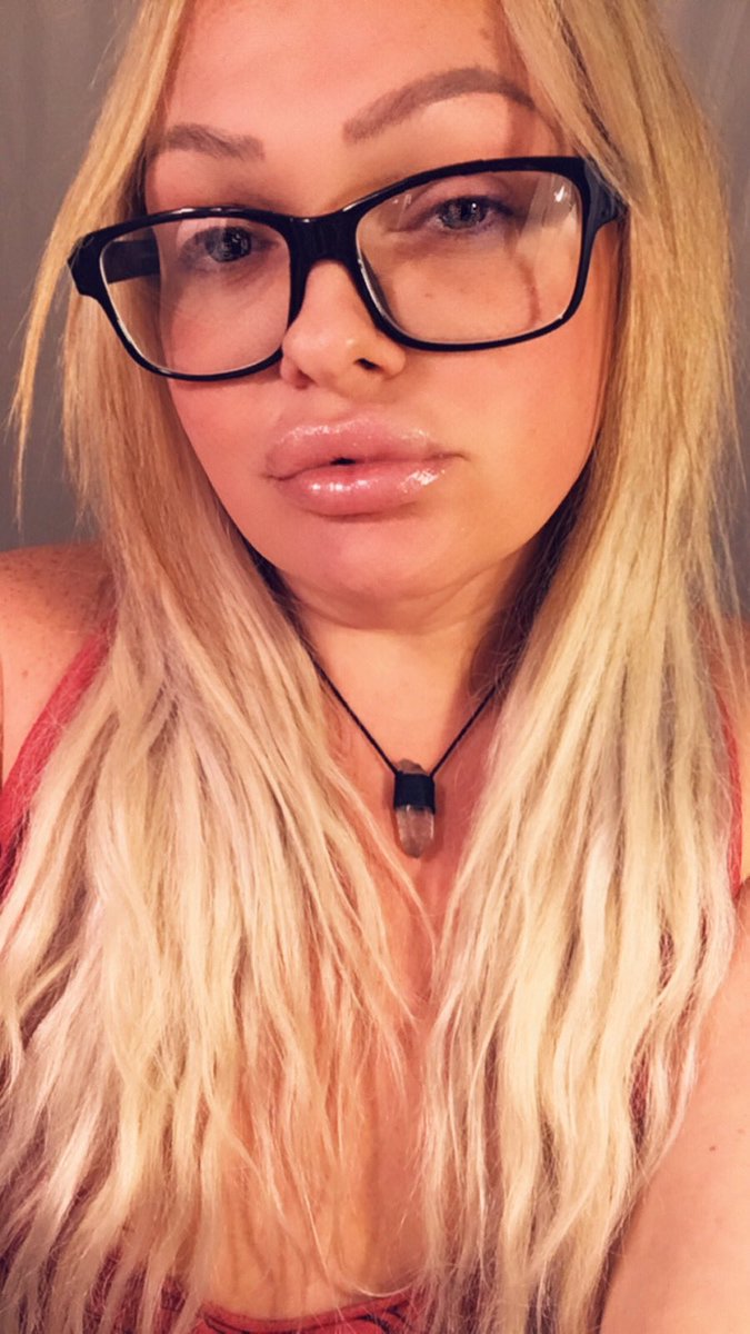 themyastone's tweet photo. New glasses 🤓 talk nerdy to me 💋 https://t.co/XOGHFEwvA8
