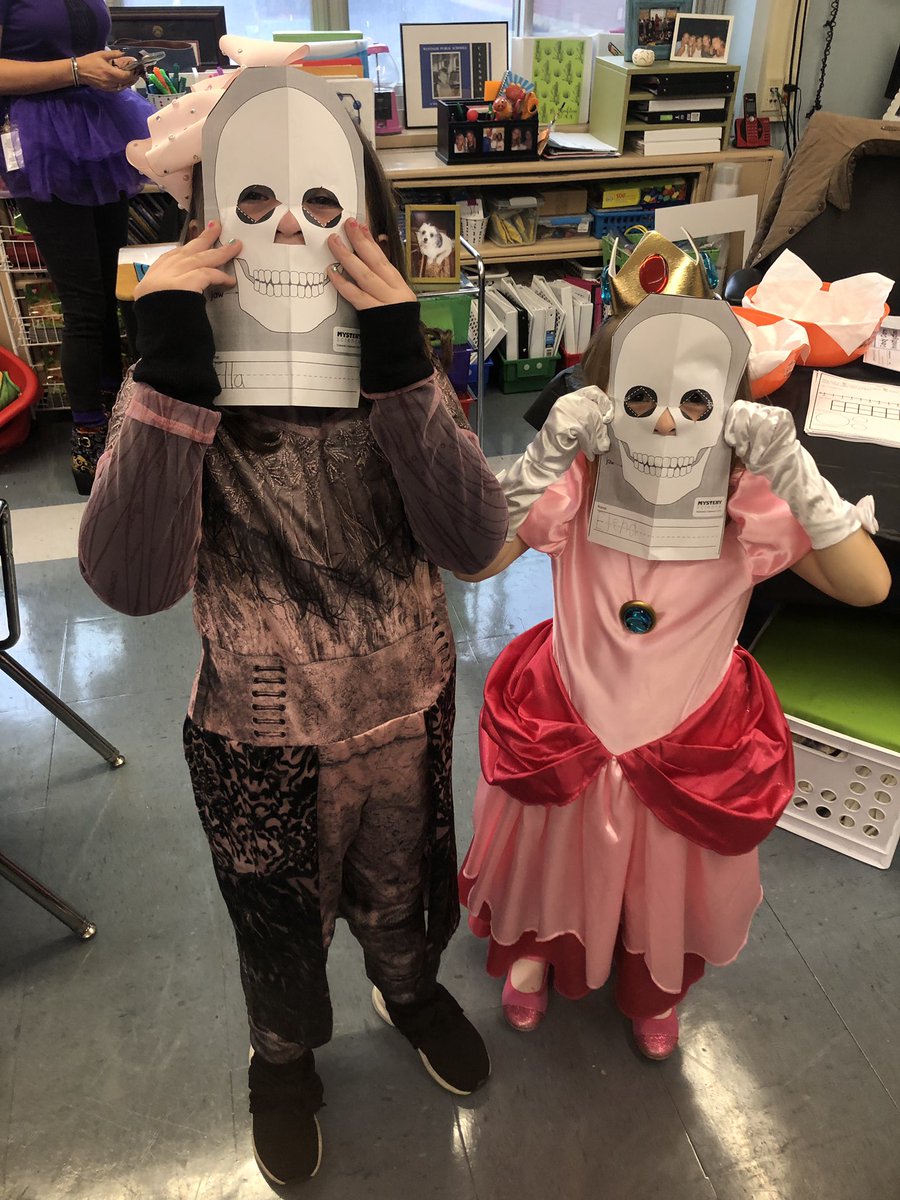 MsNapolitanoBW's tweet photo. In honor of Halloween, the students and I dove into a science lesson all about our skeleton and the bones we have inside of our bodies! We had the opportunity to make a skull mask to help us understand the parts of our skull! They had a spooktacular time! https://t.co/xNg9NrNwhm