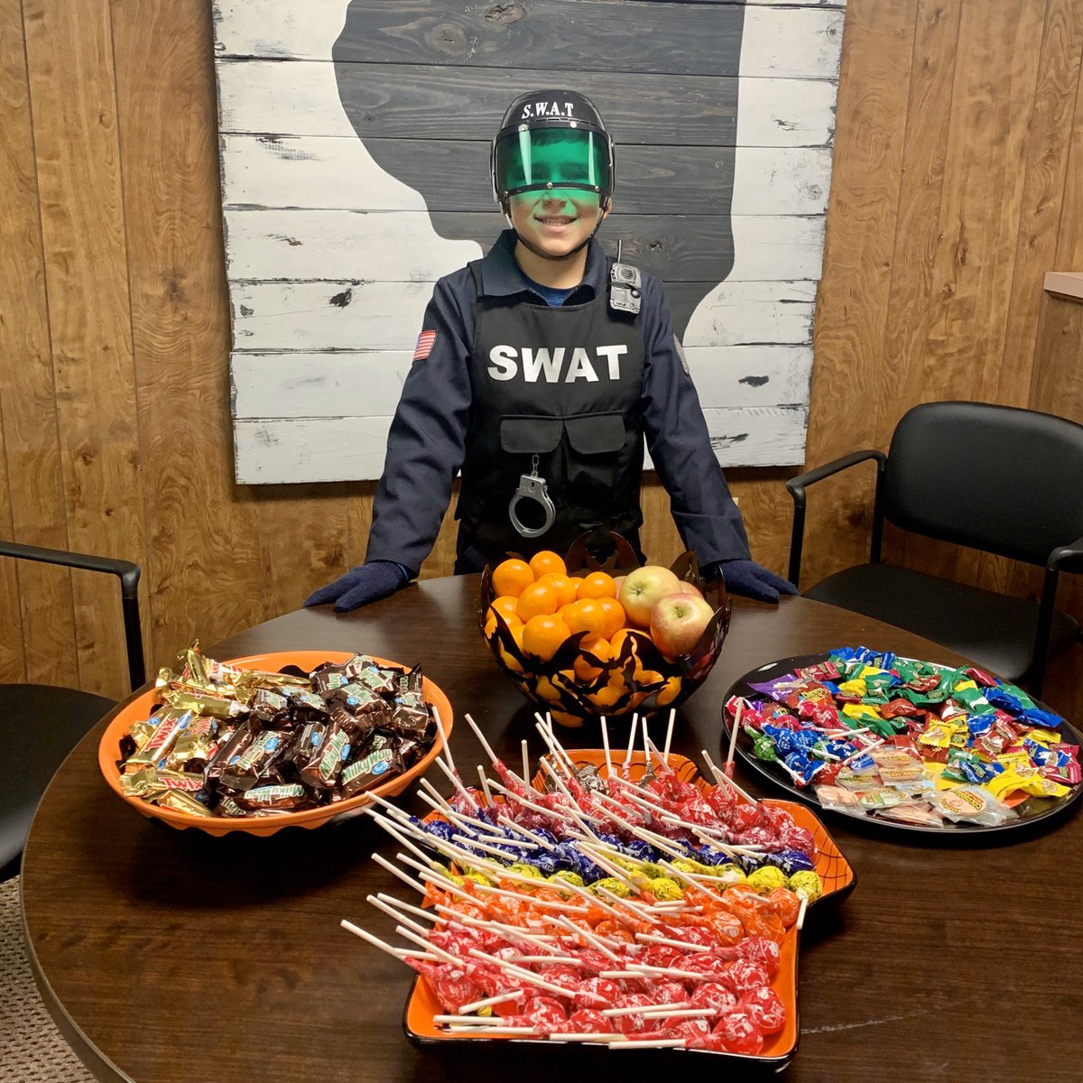 AndyManar's tweet image. Stop by the #BHill district office for Trick-or-Treating. We’ll be here until 8pm welcoming all!