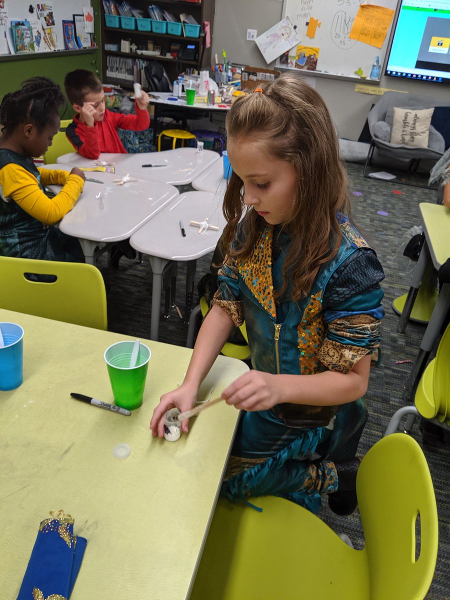 Mrs_Gawel's tweet photo. Reviewing chemical changes with our ghost rockets👻👻👻
#wearegroves #sciencerocks #itsthelittlethings @HumbleISD_GE @boening_groves thanks for sharing your kiddos with me today!!! https://t.co/XymHJIqyMJ