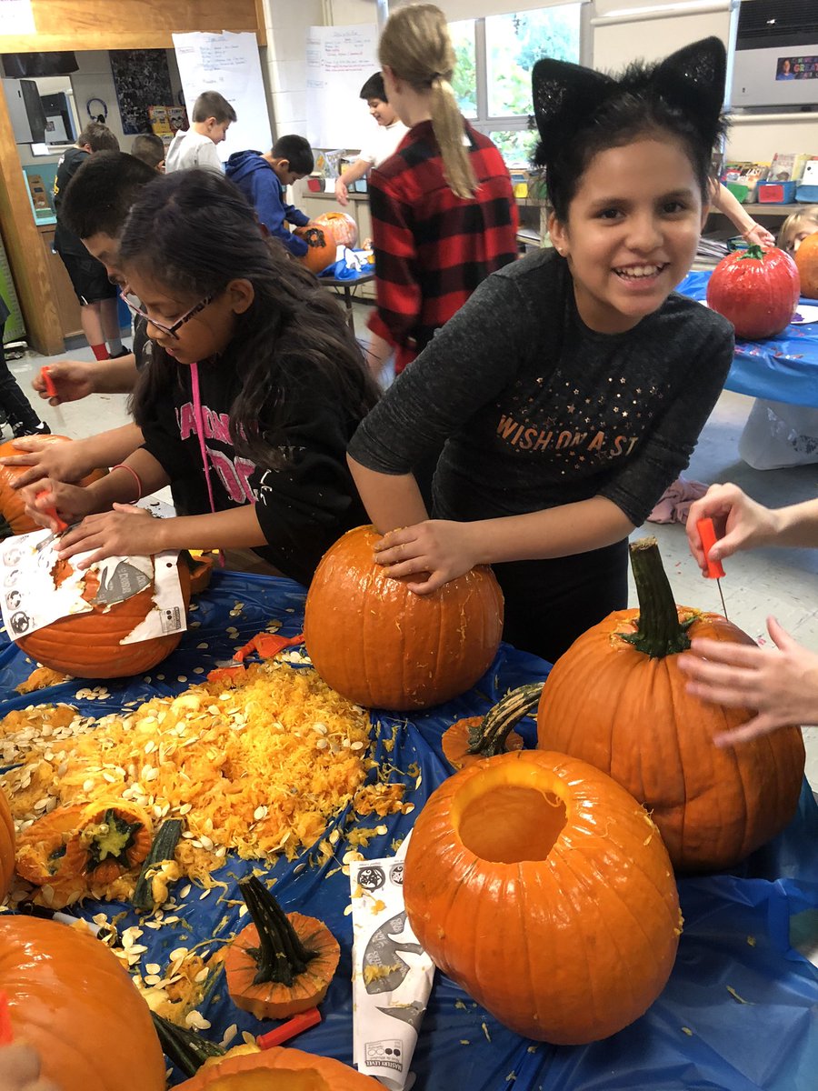 MrsQuindlen's tweet photo. 5th grade goes all in when it comes to celebrating Halloween! We had a blast making slime, carving pumpkins, and painting the pumpkins, too! #ClubQuindlen @KCSDGreenwood https://t.co/KEaxnpewFj