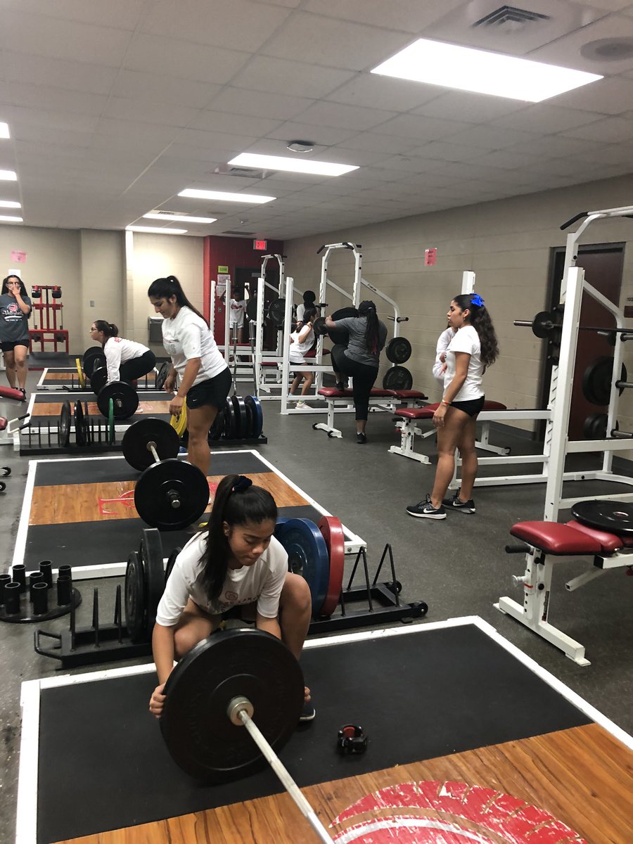 CyLakesSoftball's tweet photo. Another day, another chance to grind and get stronger! #PuttinInWork #Grit&Grind #MakinGains #SpartanPride #LakesSoftball 🥎💪 https://t.co/RrpSkwTV74