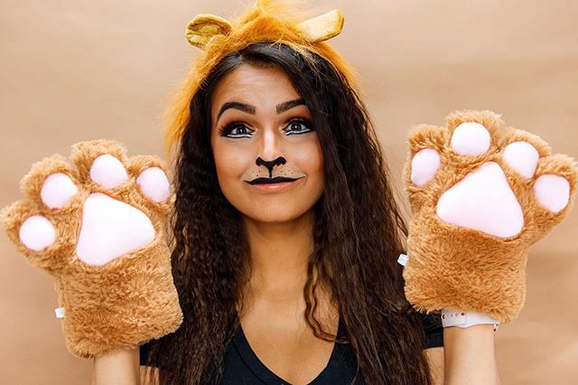 NextWithNita's tweet photo. Happy Halloween!! 🦁 Did my first ever Halloween makeup tutorial on YouTube — have you seen it yet?! Created a lion & it’s so fun to do!! What’re y’all dressing up as tonight? #happyhalloween #halloweencostume #nycblogger #newyork #nycblogger #nyblogger #lion https://t.co/IRxxRMo6sF