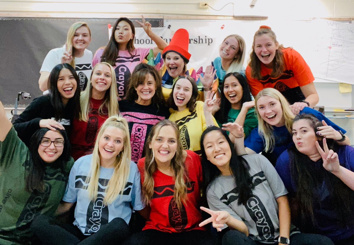 catherinejoy71's tweet photo. We are like a box of crayons each of us unique but when we get together the picture is complete! #21EdBirds @educationISU   Wheeling PDS Class of 2020!  @FlaniganJodie @21longfellow @ccsd21twain @ccsd21poe @21tarkington @ccsd21kilmer https://t.co/FWBoRNBVIa