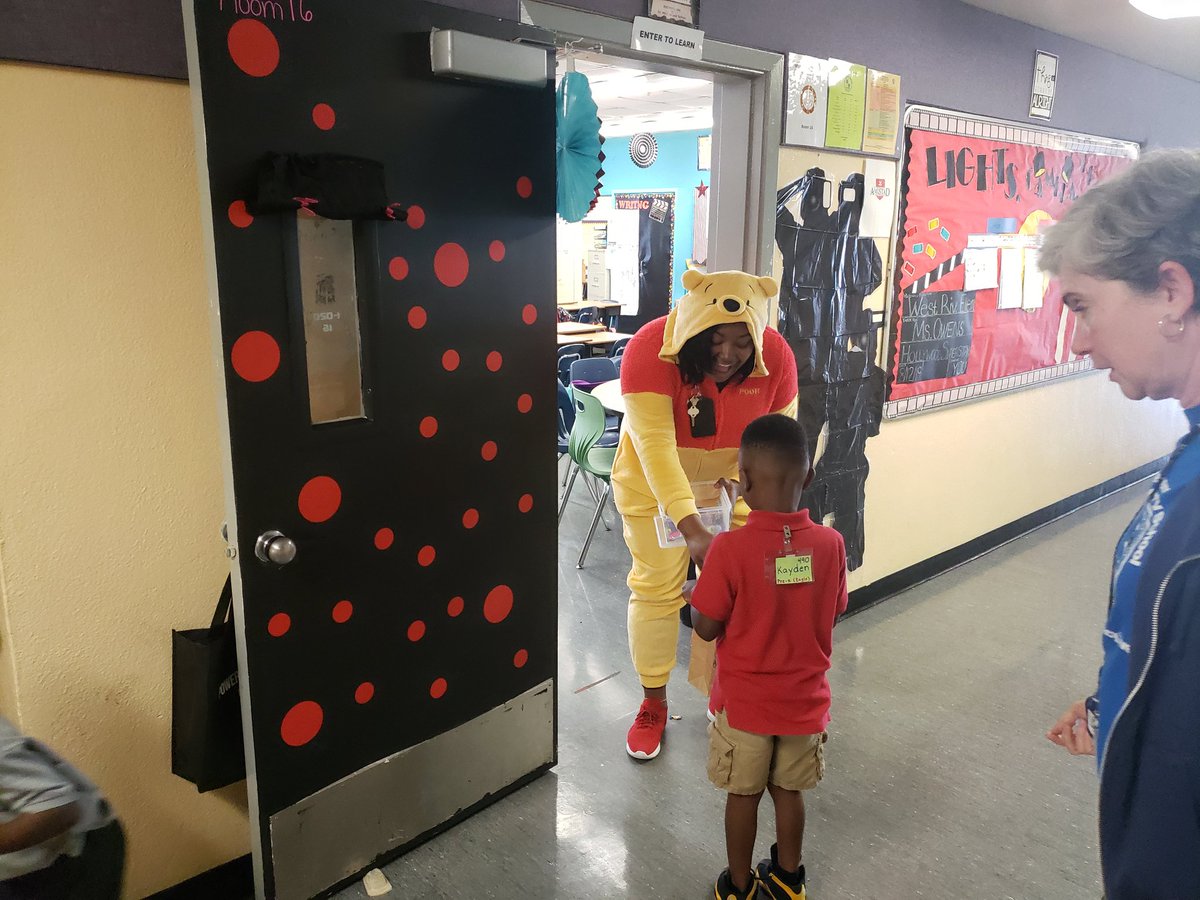 Today was character day @WestRivieraES. The kids put on a parade and dressed as characters. Today we also introduce our Mustang Drumline!!!!!