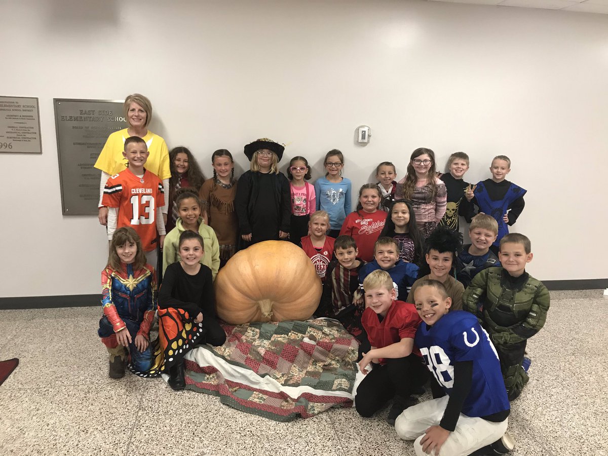 LisaSmithBHE's tweet photo. We guessed 700 pounds🤷‍♀️.   #BHESbettertogether https://t.co/ldqi8IfdCk