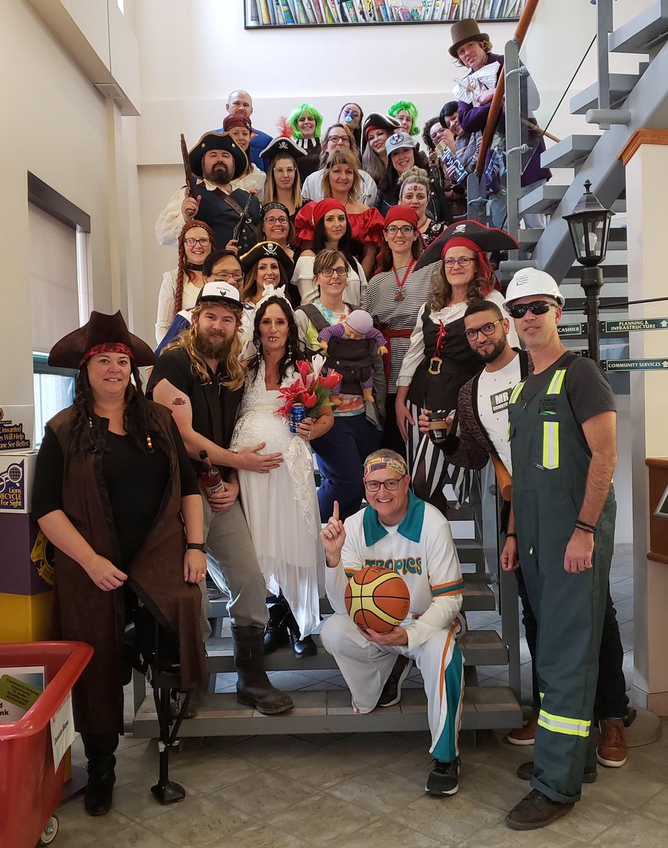 GouldenT's tweet photo. Happy #halloween2019 #greatstaff https://t.co/Xu2LCDoP7W