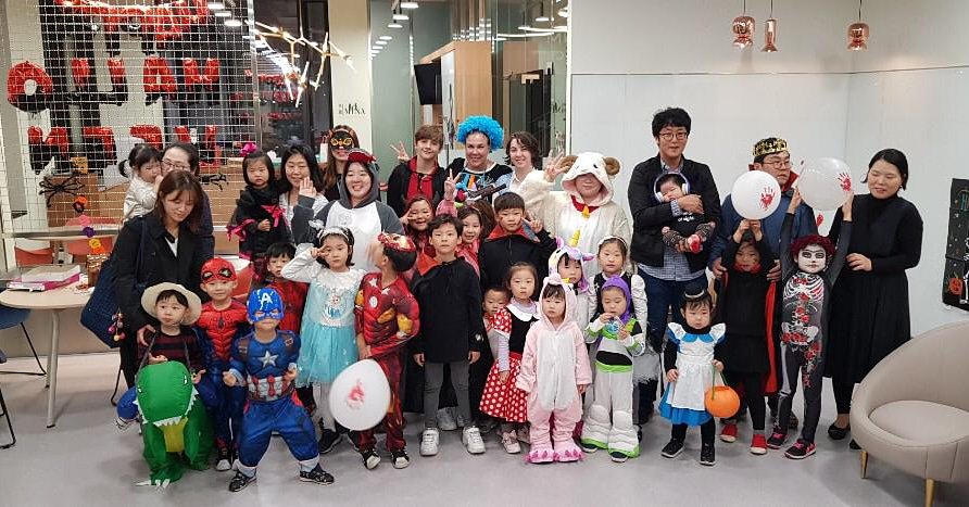 QNSscience's tweet photo. Happy Halloween from #QNS
#halloween2019 #할로윈데이 #양자나노과학 #양자 #나노 #과학 #qnsscience #quantumnanoscience #nanoscience https://t.co/r9NjyiF1fN