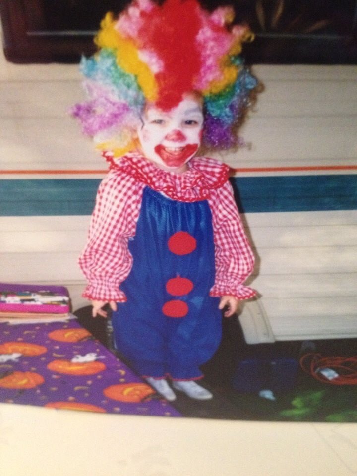 peacesignpam's tweet photo. Lexi clowning around #throwback1998 https://t.co/GnKiz3r0Vx