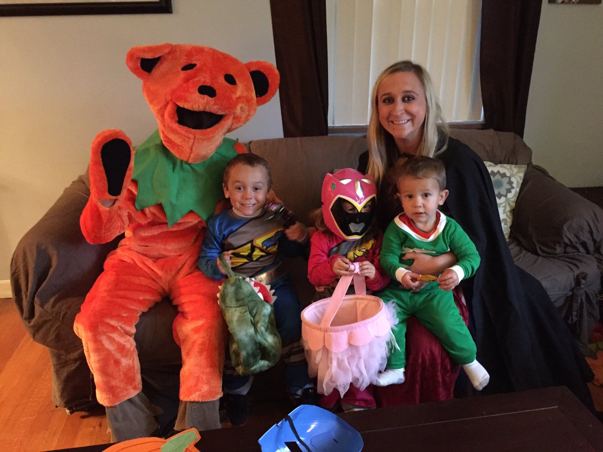 MrGreene23's tweet photo. The fun continues with my favorite group of monsters. Happy Halloween! https://t.co/9pzHHNErAt
