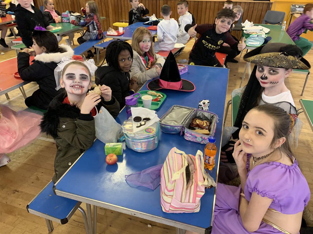 EastbankPri's tweet photo. Our Lunch Hall looked a little different today! #supercostumes https://t.co/S46VhoTl82