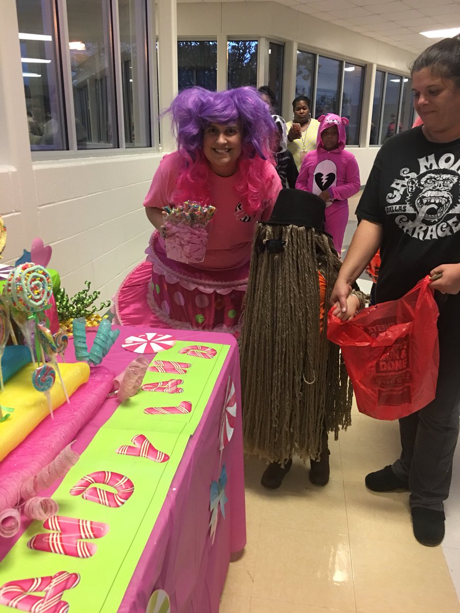 Mrs. Hockaday tweet media