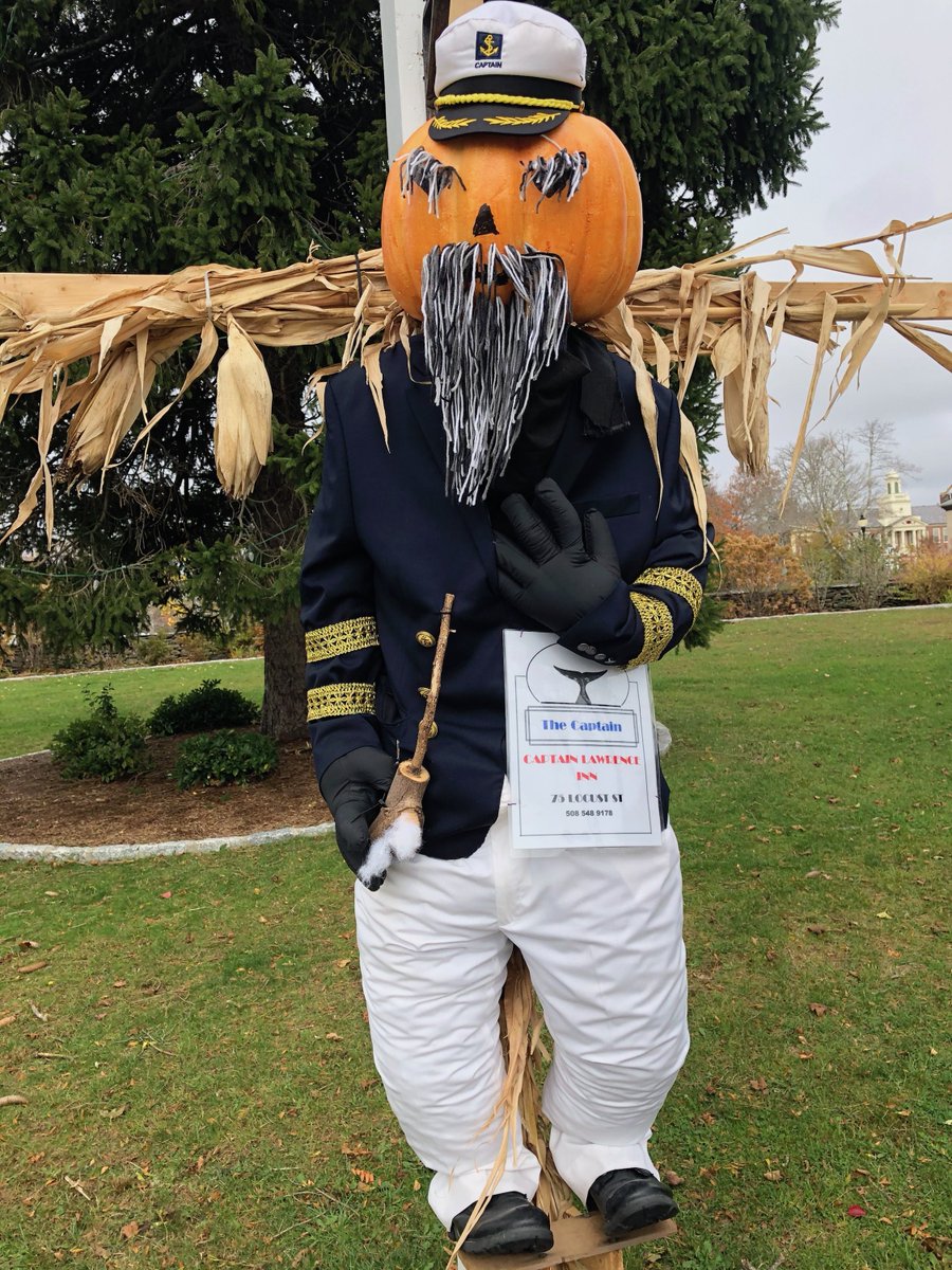 75Locust's tweet image. Boo!  A spooky Captain Lawrence greets @capecodtimes readers as he stands watch over Falmouth's Village Green.  #halloween #capecod #falmouthma 

Happy Halloween from